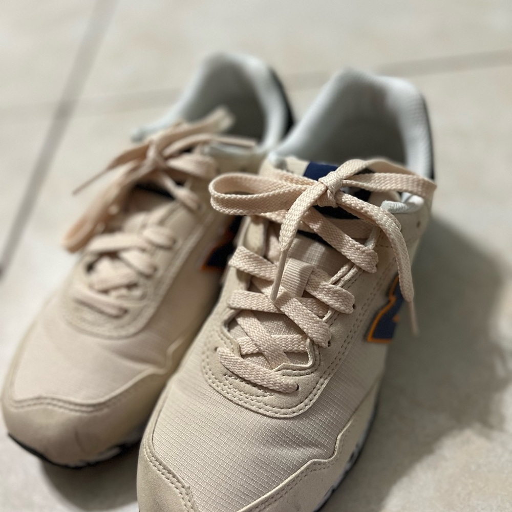 New Balance 515 Cream Sneakers with Blue Details GC515AT